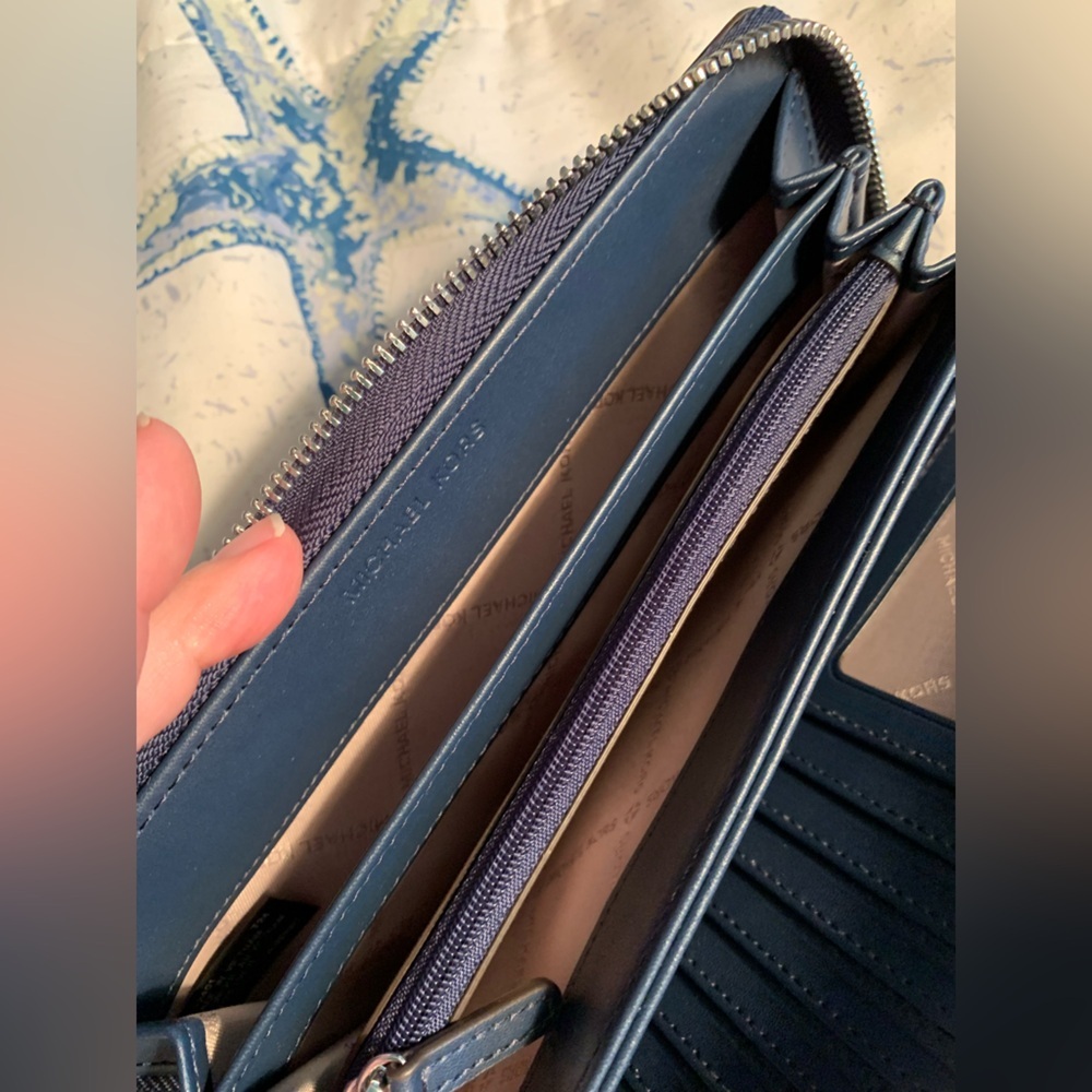 Michael Kors Large Continental Travel Wallet Blue With Silver Hardware New - Picture 6 of 7